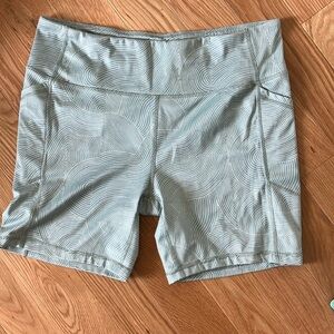 Avia Women's Patterned Bike Shorts - light green/cream, XXL